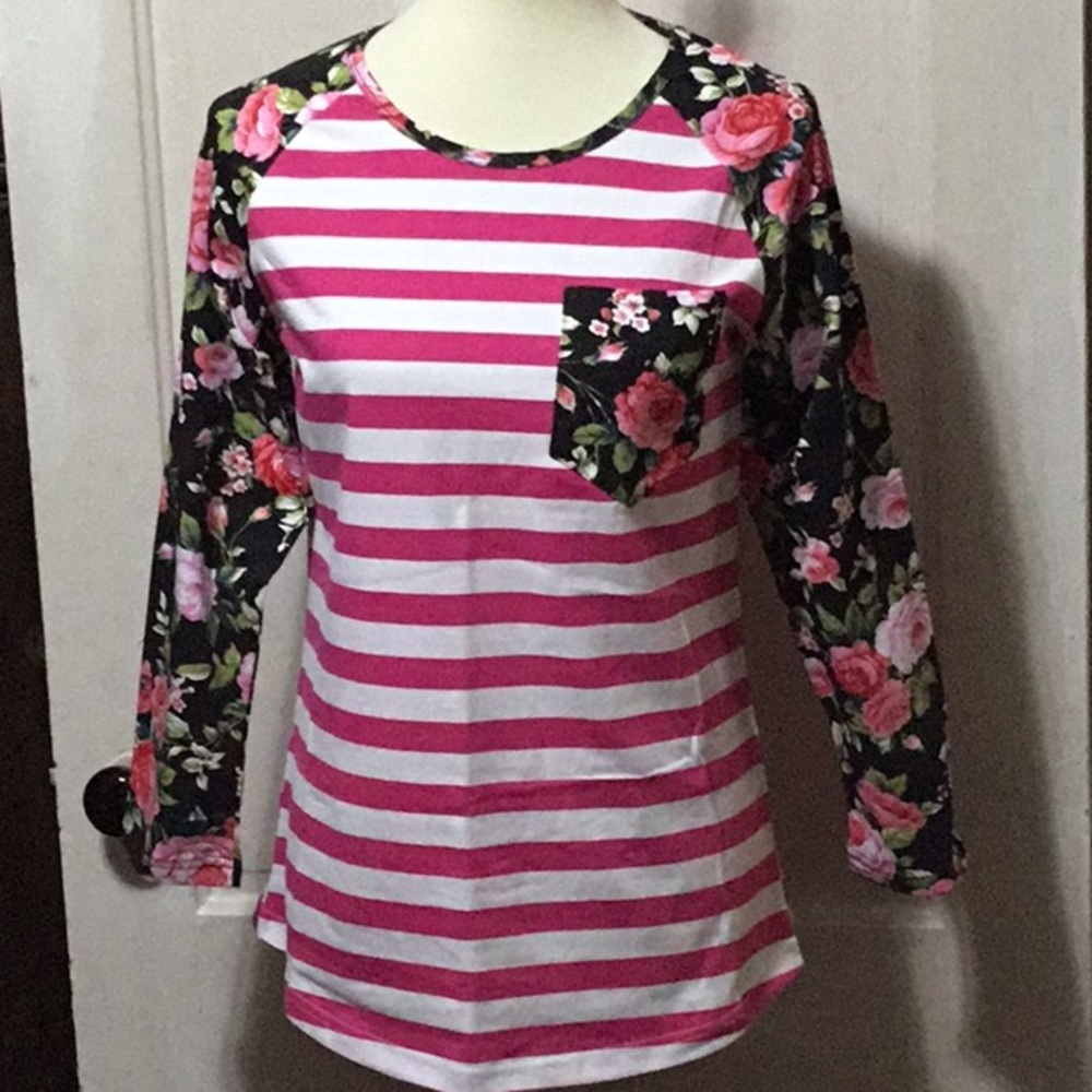 🎊CLOSING!! SEE AD☝🏻🎊🌺🌺Floral & Stripes Top🌺